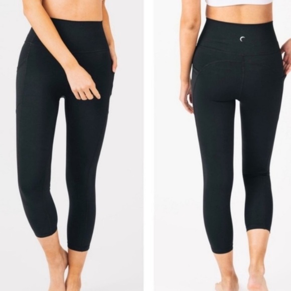 Zyia Black Cropped Athletic Leggings - Picture 1 of 7